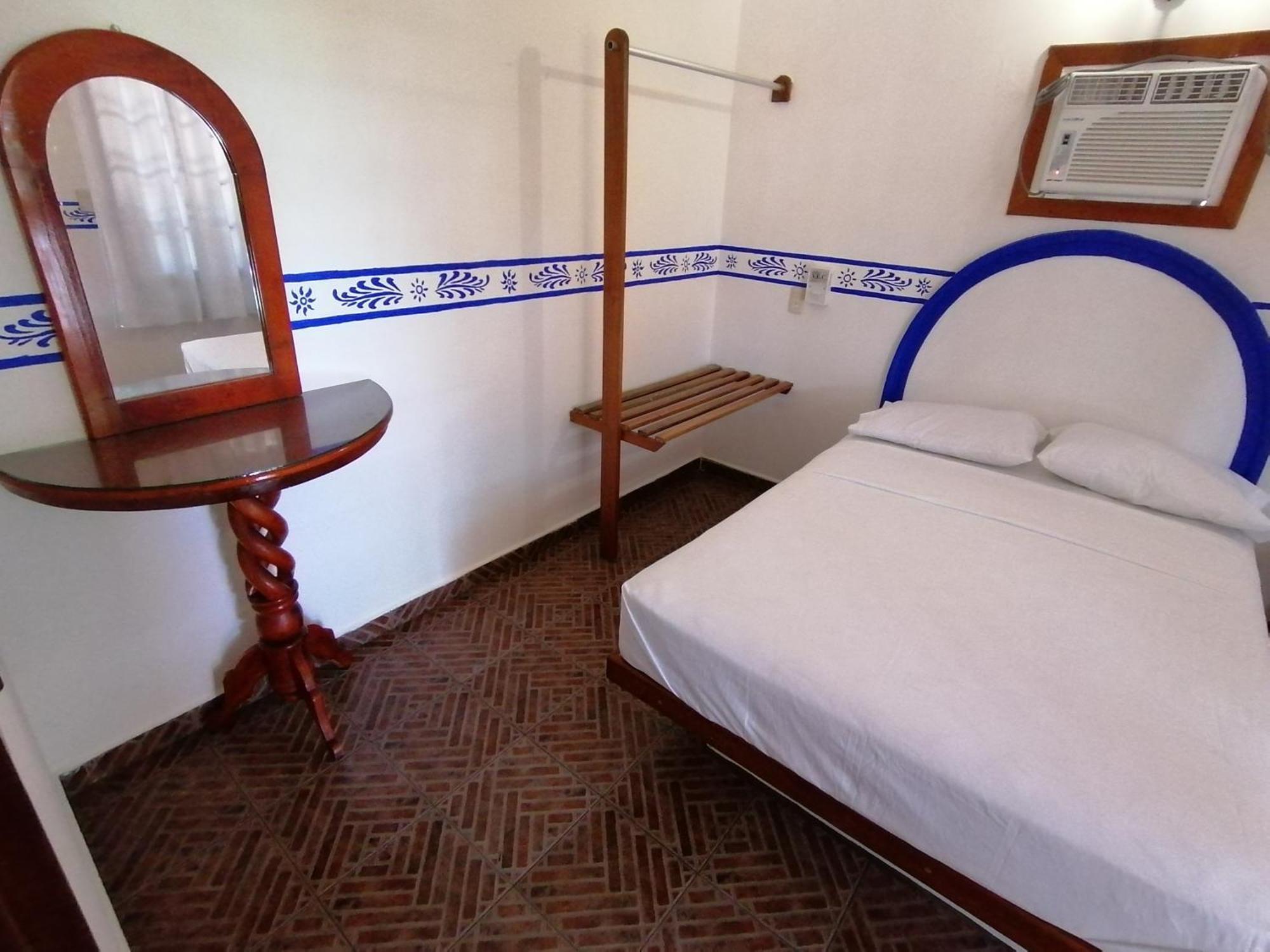 Don Luis Hostal - Sucursal Galeana - Tecolutla Rum bild